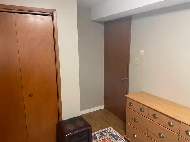 Private, Very Clean, Furnished, Upstairs bedroom - Varsity NW in Room Rentals & Roommates in Calgary - Image 7