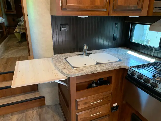 2017 Jayco Eagle HT 26.5 RLDS in RVs & Motorhomes in Kitimat - Image 5
