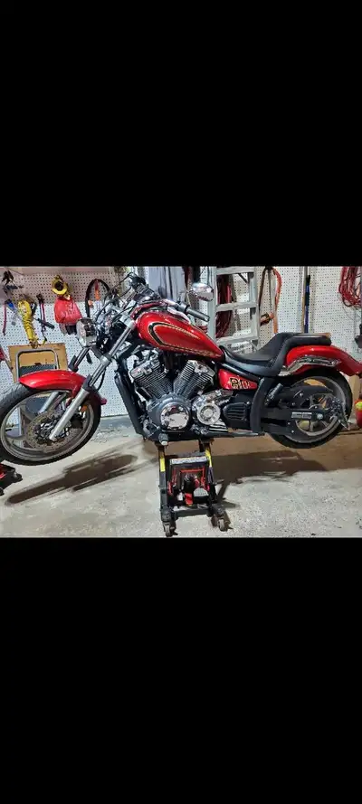 2015 yamaha stryker 25000 km 1 years old tires including back rest and sadle baggage exelent conditi...