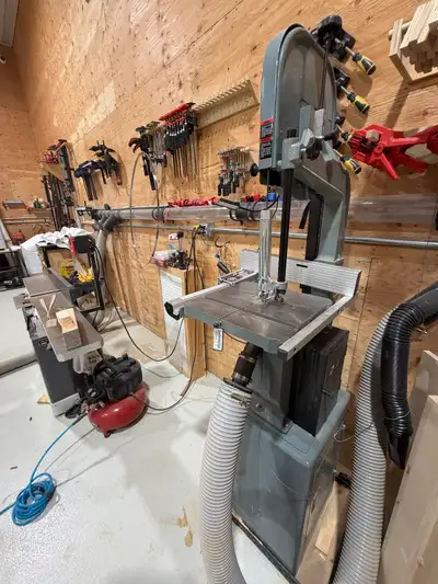 King KC1433FXR  bandsaw with 4" height extension lightly used., View more