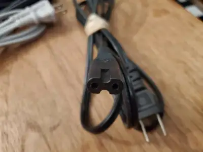 cable d'alimentation pour PS5, PS4 / PS4 Slim, PS3, PS2, Xbox One S / X et Xbox 1x / 1s et plusieurs...
