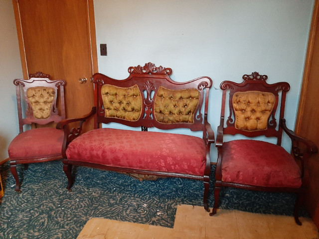 Antique Furniture in Chairs & Recliners in Bedford