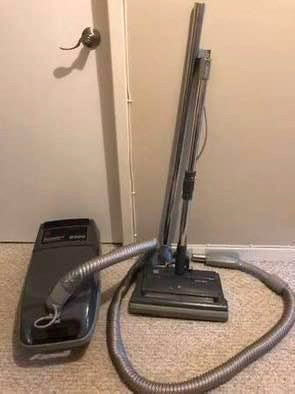 Vacuum - Kenmore Whispertone Canister Vacuum 8500 - $125 in Vacuums in Oakville / Halton Region