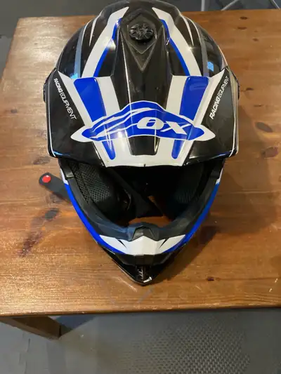 Excellent like new condition. DOT approved.