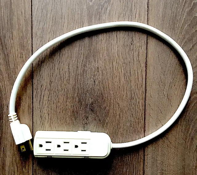 Standard 3-outlet Power Strip