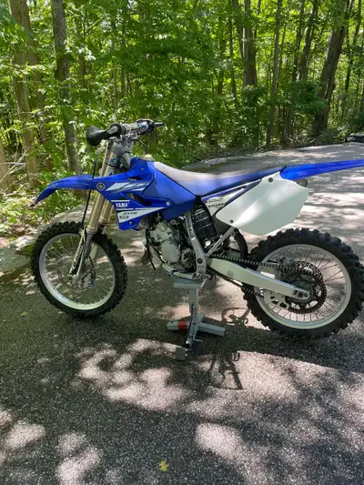 2005 Yz125 Top end and carburetor rebuilt in 2024, approximately 15 hrs on it since. 2 air filter 2...