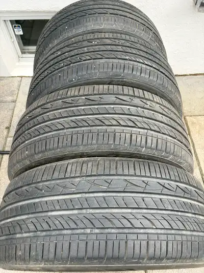 pneu été 235/50R19 peu utilisé les 4 a 8/32 , de marque hankook , pour cherooke ,tiguan,q3 ,xc40, me...