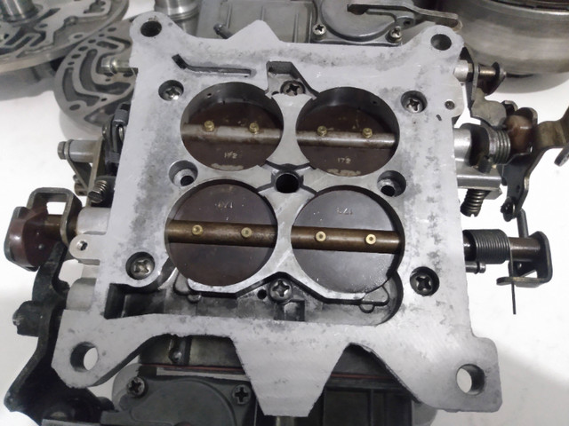Rebuilt Holley 700 cfm Double Pumper Manual Choke #4778 Kelowna in Engine & Engine Parts in Kelowna - Image 3