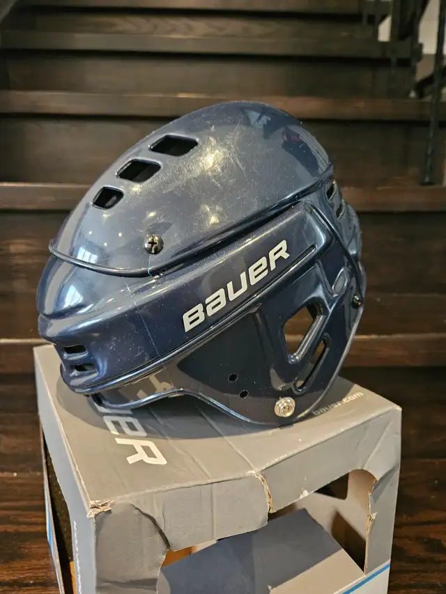 Bauer Kids Hockey Helmet (size XS) in Hockey in Markham / York Region - Image 5