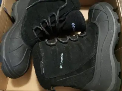 COLUMBIA WINTER BOOT WOMEN'S  SIZE -10 BNB, View more