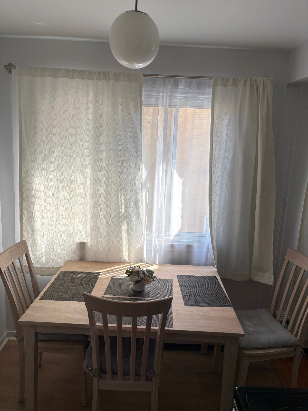 2625 Boulevard des Trinitaires app 14 — photo 3