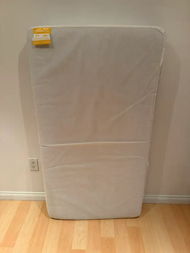 Baby Cache Convertible Crib + Toddler Rail + Simmons Mattress in Cribs in Edmonton - Image 10