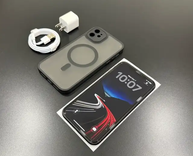 iPhone 11 - UNLOCKED - READY TO GO!