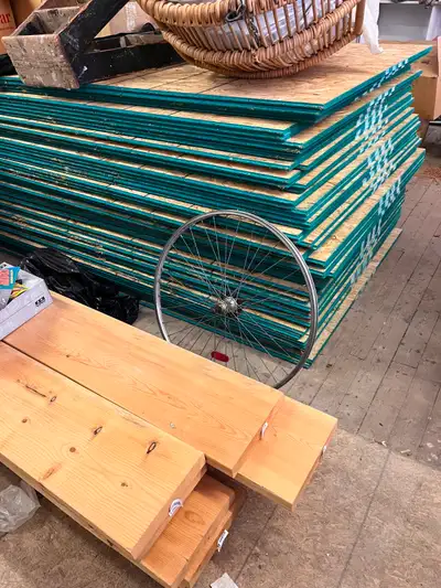 FREE Plywood Boards & Lumber / Contreplaqué & bois GRATUITS, View more