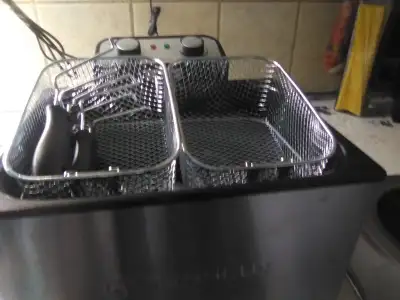 friteuse a huile electrique 2 paniers jamais servi