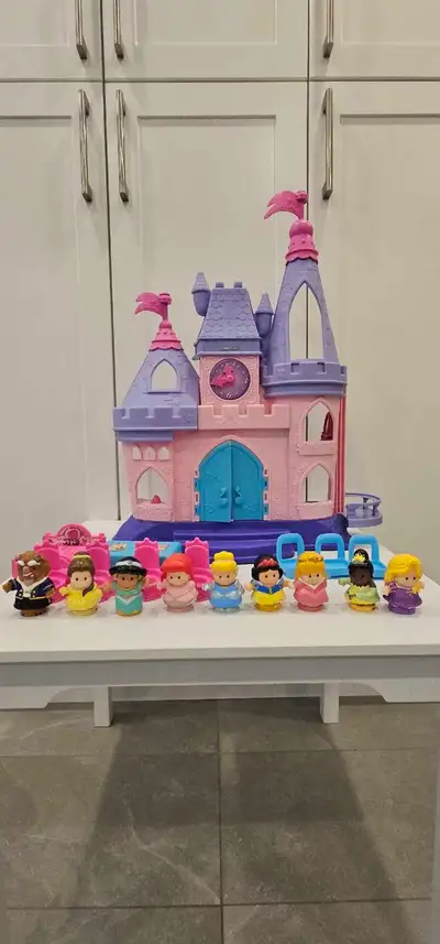 USED FISHER PRICE LITTLE PEOPLE PRINCESS CASTLE with Characters $50 Comes with batteries and all you...