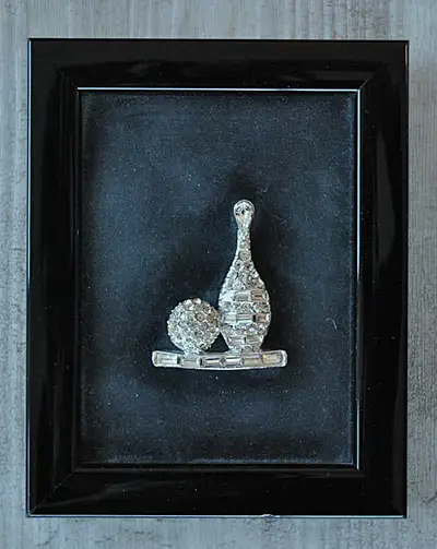 FRAMES BOWLING ART WORK - 9.5 x 12 cm black lacquered frame - Clear sparkling rhinestone bowling bal...