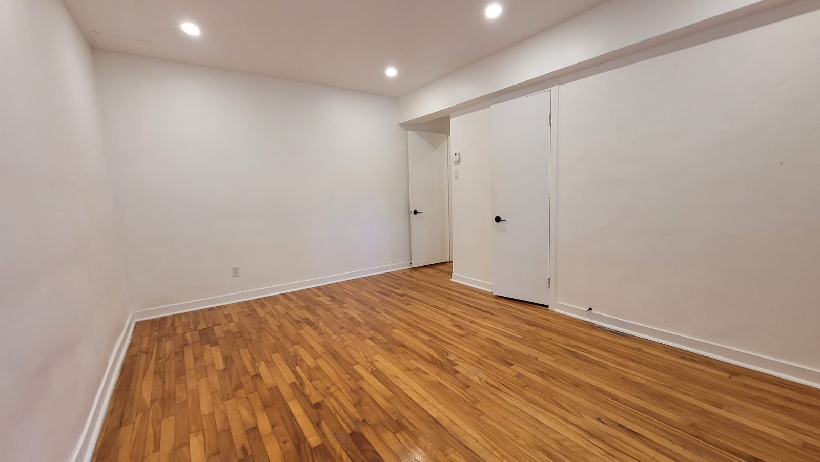 3-1/2 RÉNOVÉ / RENOVATED (1 chambre / bedroom) — photo 2