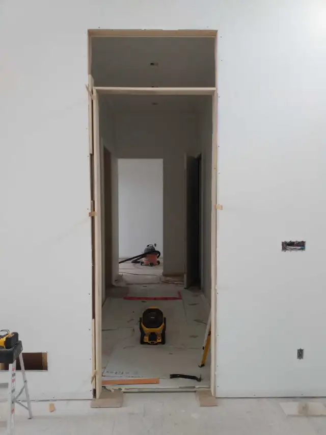 Independent Carpenter65702474009731122
