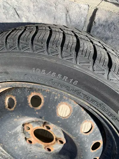 4 RX Motion D4S01 91V All Season Radials by Road X for a 2011 Volkswagen Jetta. Purchased at KAL Tir...