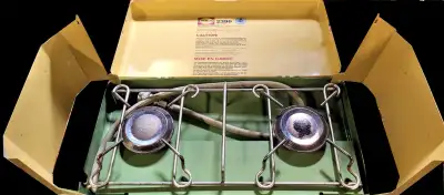 Poêle au propane PRIMUS 2396 en bonne condition. Pour activités sportives,camping,pêche..etc