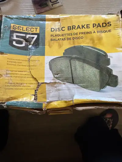 These Select 57 disc brake pads are a reliable choice for your vehicle's braking needs. These pads a...