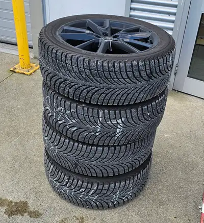 Purchased in Winter 2023, these are genuine Audi Rims with Winter Tires. Only used for 2 seasons wit...