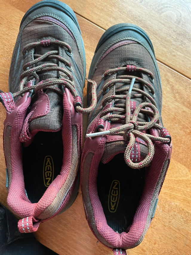 New KEEN Hiking & Safety Shoes. in Women's - Shoes in Kingston - Image 2