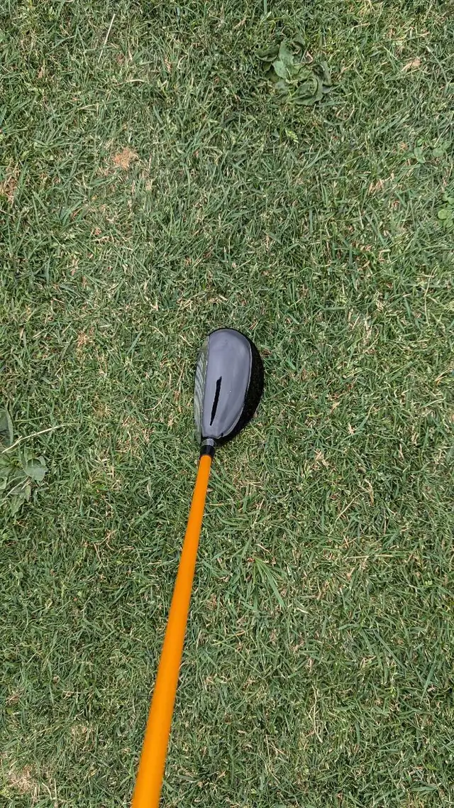 Macgregor Utility wood / Hybrid #3  in Golf in West Island - Image 3