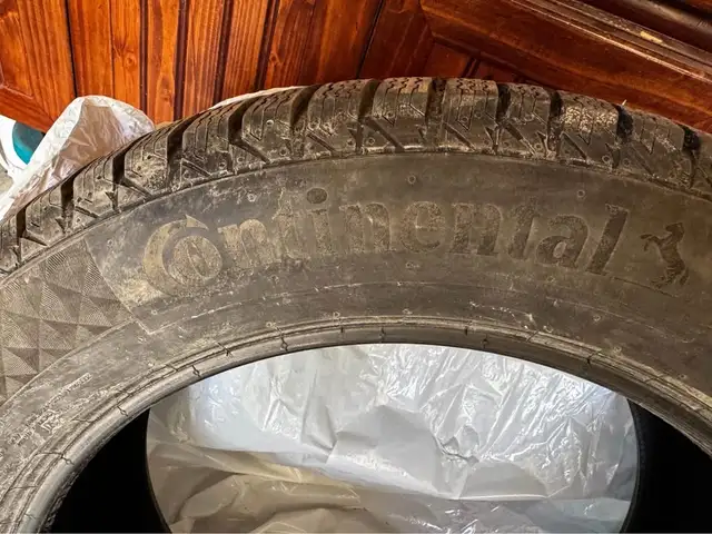 3 pneus hiver Continental Viking contact 7 275/50/R20 113t XL in Tires & Rims in Rimouski / Bas-St-Laurent - Image 4