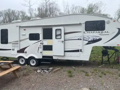 Great couples trailer Very clean Single slide Fireplace Everything works It does have a soft spot in...
