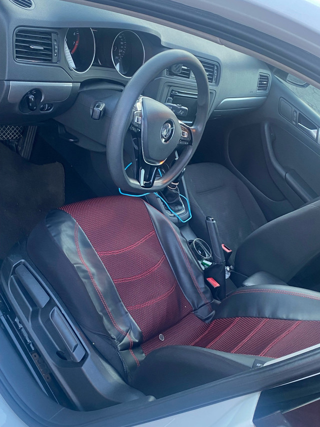 Volkswagen Jetta 2015 dans Autos et camions  à Ville de Montréal - Image 4