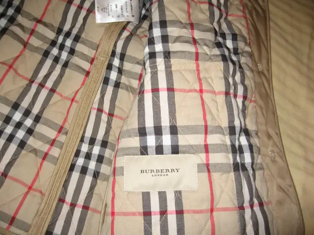 Women's Burberry Quilted Jacket in Women's - Tops & Outerwear in City of Toronto - Image 8