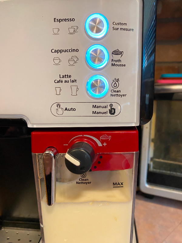 OSTER PRIMA LATTE - Cappucino, Latte, & Espresso Machine in Coffee Makers in City of Toronto - Image 3