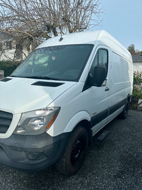 2014 Mercedes Sprinter 4 cyl in Cars & Trucks in Nanaimo - Image 2