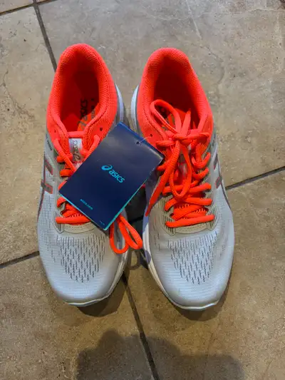 Brand new women's running shoes, View more