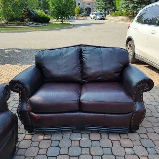 LIKE NEW FULL TOP GRAIN REAL LEATHER SOFA SET, CAN DELIVER63234628279169124