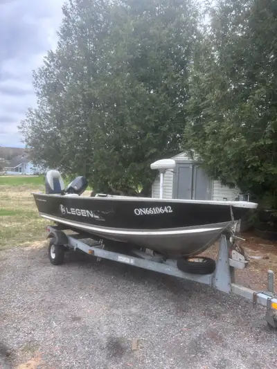 2020 legend Really good for boat Has a 20 Mercury on the back really nice dirt deck casting deck do...