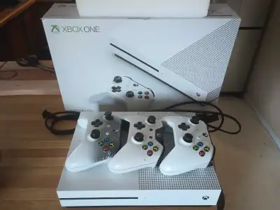Xbox One - jeux - manettes, View more