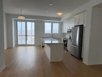 Sturgeon Rd, Brampton, ON L7A 0B5 Brand new Private Bedroom for Rent – Available April 1 Private bed...