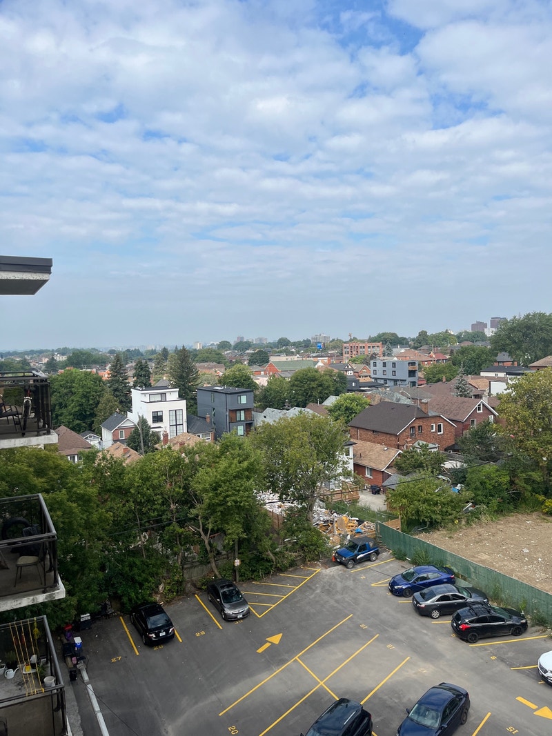 1 Bedroom St Claire West/ Vaughan Road Room Rentals & Roommates