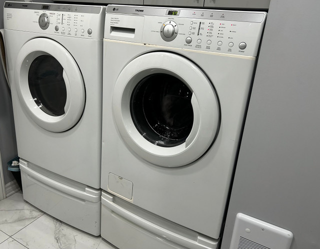 LG washing machine and dryer set dans Laveuses et sécheuses  à Ville de Montréal