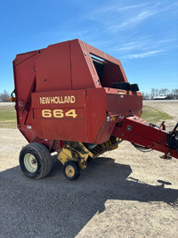 664 New Holland Baler