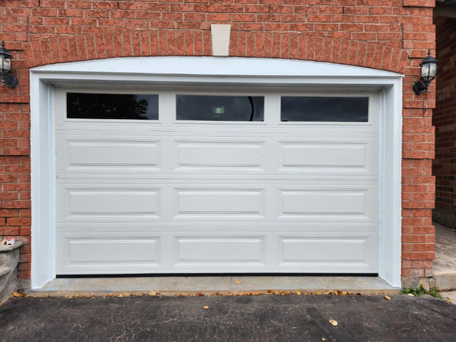 Modern Garage Doors in Garage Doors & Openers in Stratford - Image 4