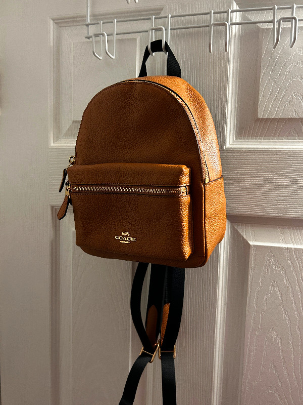 Coach Leather Backpack in Women's - Bags & Wallets in Mississauga / Peel Region - Image 4