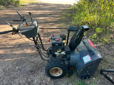 Briggs and Stratton 10hp Snow Blower, View more