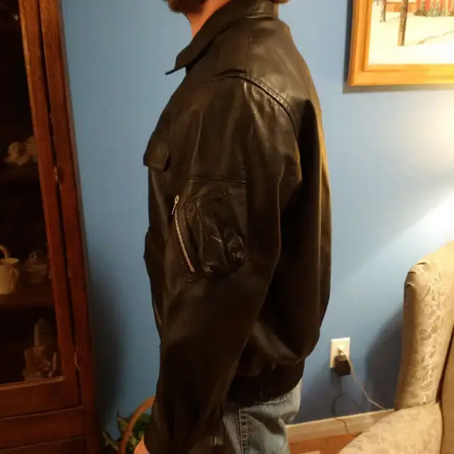 MENS' BLACK LEATHER JACKET WITH LINER SIZE LARGE in Men's in Kitchener / Waterloo - Image 3