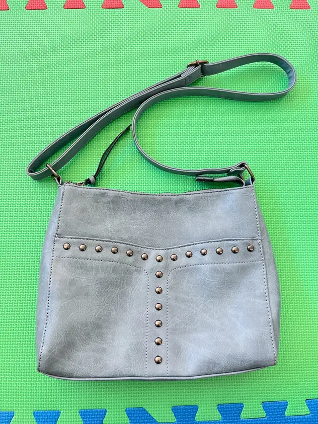 Woman’s Sam and Hadley Handbag  in Women's - Bags & Wallets in City of Toronto - Image 2