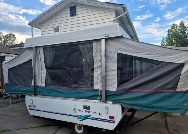 Coleman Roanoke tent trailer  in Travel Trailers & Campers in Smithers - Image 7