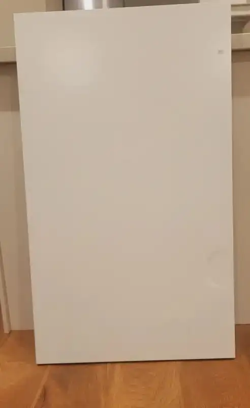 Ikea white 60x100 table top in Desks in Ottawa - Image 2